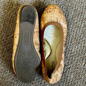 Size 9 Skechers memory foam flats